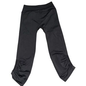 Lululemon Women’s Ruched Capri Black Leggings Size 8